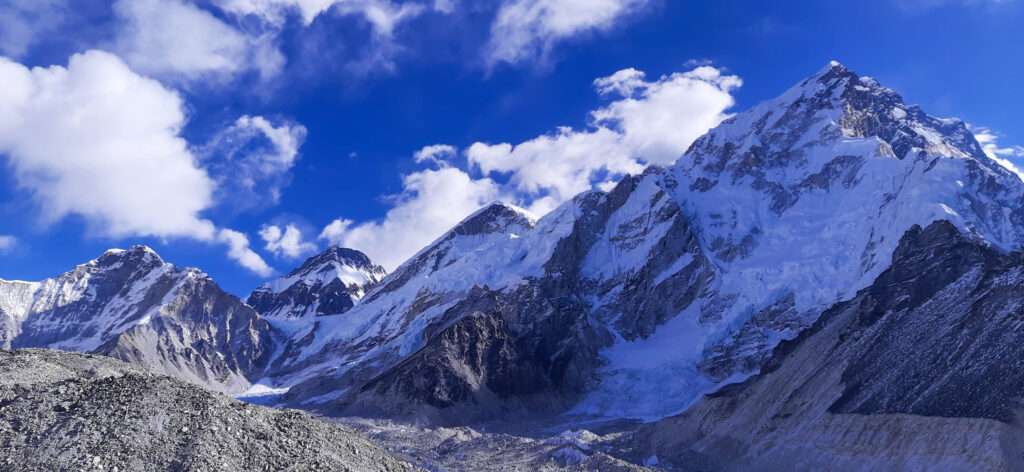 Everest Trek in Uunchai Movie